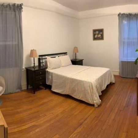 Cozy 2 Bedroom Apartment In Queens New York Eksteriør billede